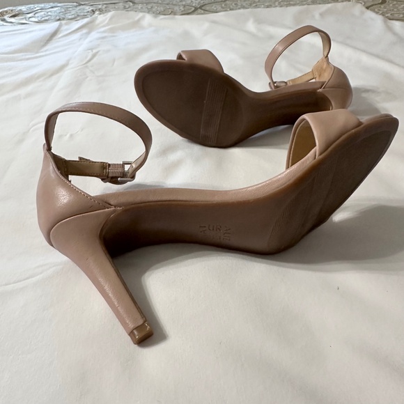 Naturalizer Leah Ankle Strap Nude Sandals Size 7.5 - Picture 4 of 6